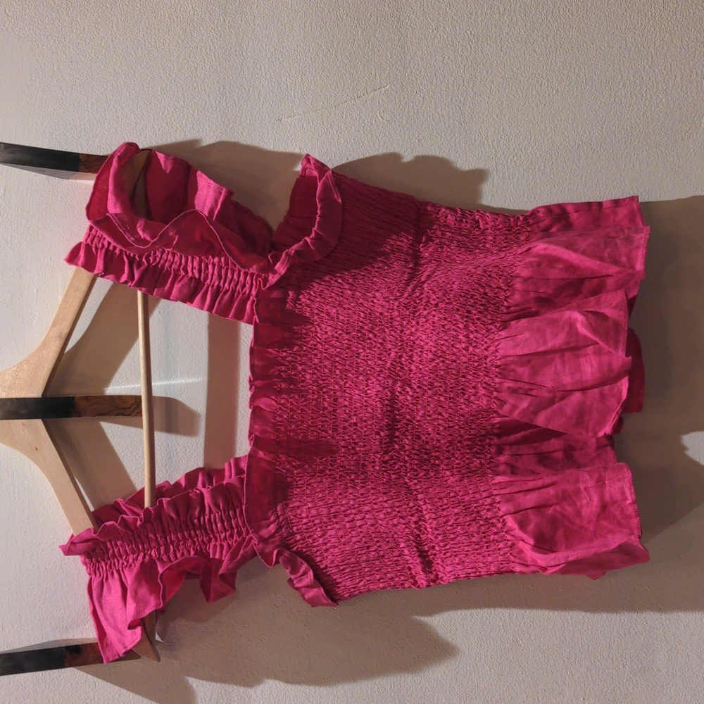 Cute Pink Hill House Paz Top